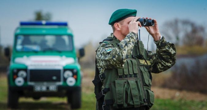 Приближаться к белорусской границе запретили в трех областях Украины