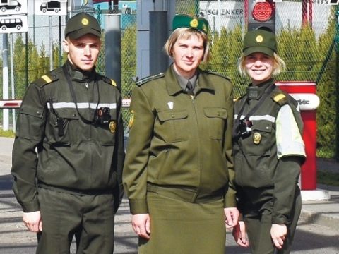 Старший контролёр отделения пограничного контроля "Григоровщина" лейтенант Ирина Бутько