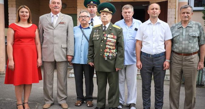 В Гродно поздравили с 95-летним юбилеем ветерана Великой Отечественной войны Ивана Невзорова