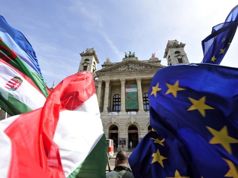 МИД Венгрии заявил о пересмотре санкционной политики ЕС из-за наступления холодов