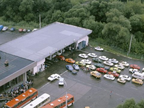 Август 1990 года. Очередь на белорусско-польской границе в городе над Бугом
