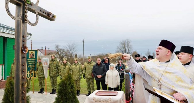 В Поречье установили два Поклонных Креста Евфросинии Полоцкой