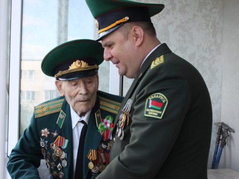 В преддверии Дня Победы ветераны продолжают принимать поздравления
