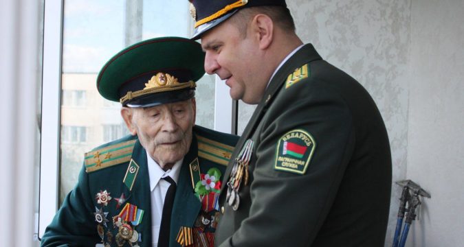 В преддверии Дня Победы ветераны продолжают принимать поздравления