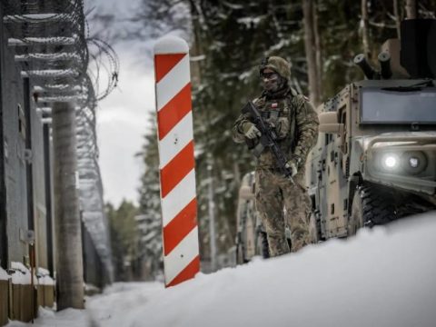 Хренин: Польша и страны Балтии стоят в авангарде провокаций у границ СГ