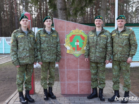 в Берестовицком районе служат Андрей и Александр Михайловы, а также Виталий и Евгений Генюши – две уникальные пары братьев-близнецов.