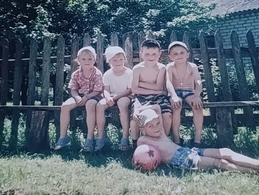 в Берестовицком районе служат Андрей и Александр Михайловы, а также Виталий и Евгений Генюши – две уникальные пары братьев-близнецов.