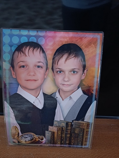 в Берестовицком районе служат Андрей и Александр Михайловы, а также Виталий и Евгений Генюши – две уникальные пары братьев-близнецов.