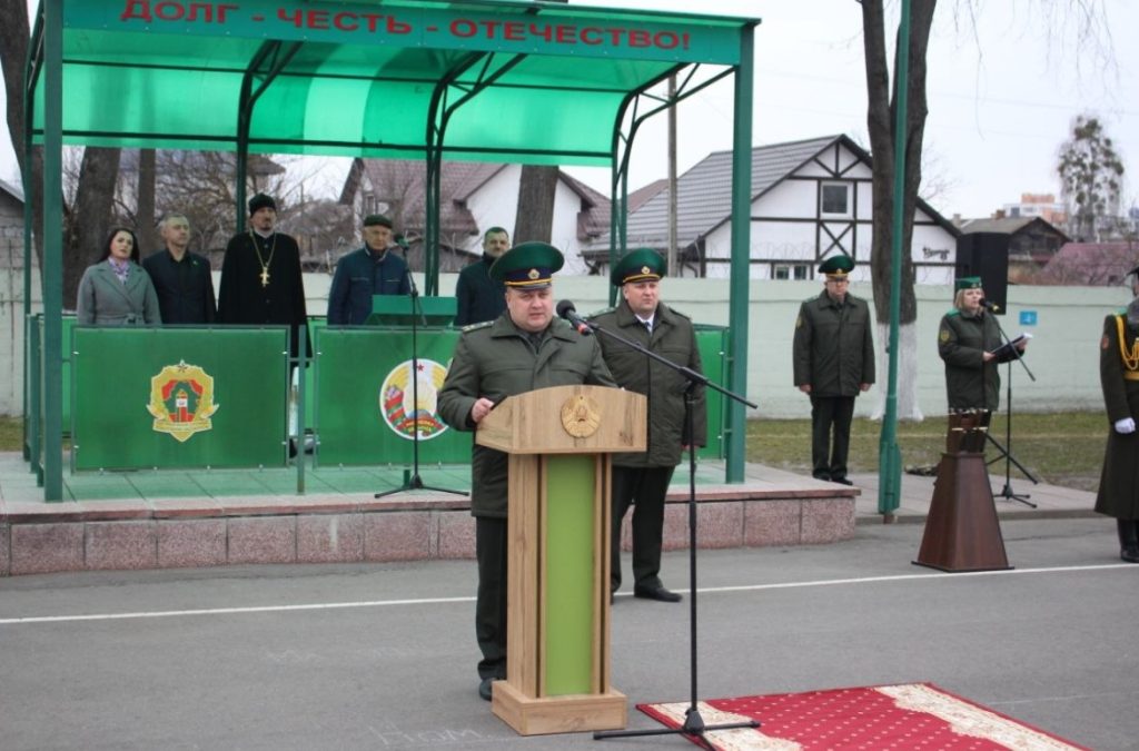 В Пинском пограничном отряде состоялся ритуал прощания с Боевым знаменем