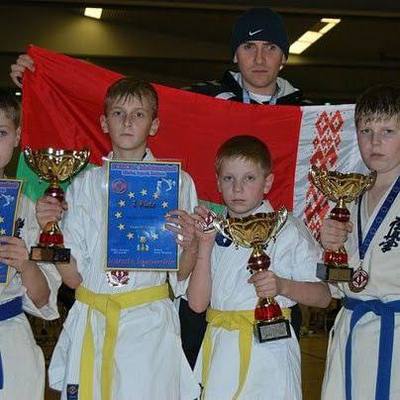 Начальник физической подготовки и спорта капитан Валентин Клышейко