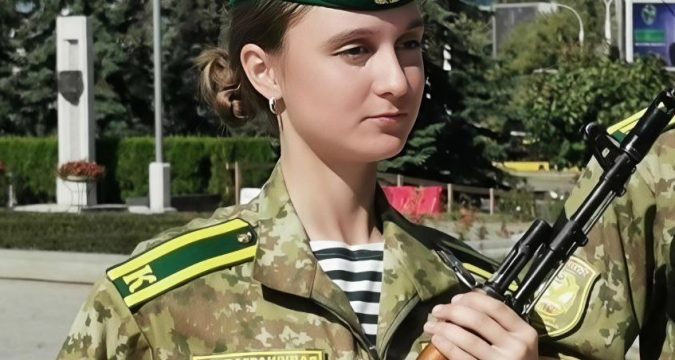 Точный прицел, строгий устав и... поэтическая строфа. Курсант Диана Сафончик доказывает: в пограничных войсках есть место не только дисциплине, но и вдохновению.