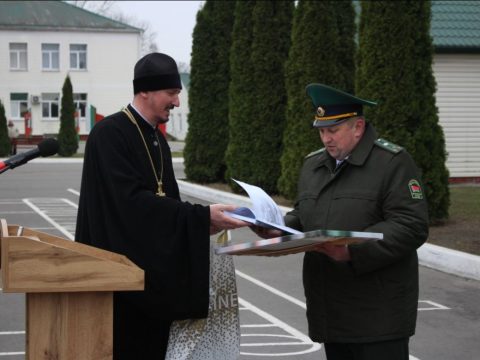 В Пинском пограничном отряде состоялся ритуал прощания с Боевым знаменем