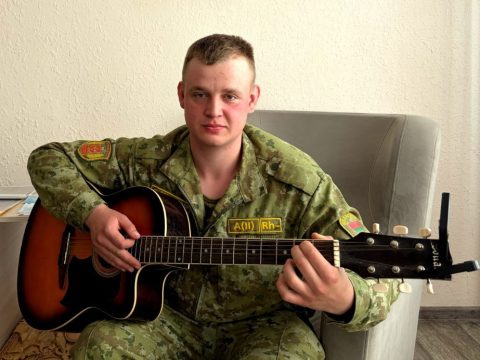 Рядовой Тимур Чистов – о том, как служба на границе не мешает, а помогает раскрываться творческим способностям