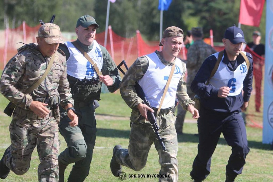 Олег Гоголюк – мастер спорта и шестикратный чемпион по рукопашному бою, неоднократный призер республиканских турниров и чемпионатов СНГ среди силовых ведомств.