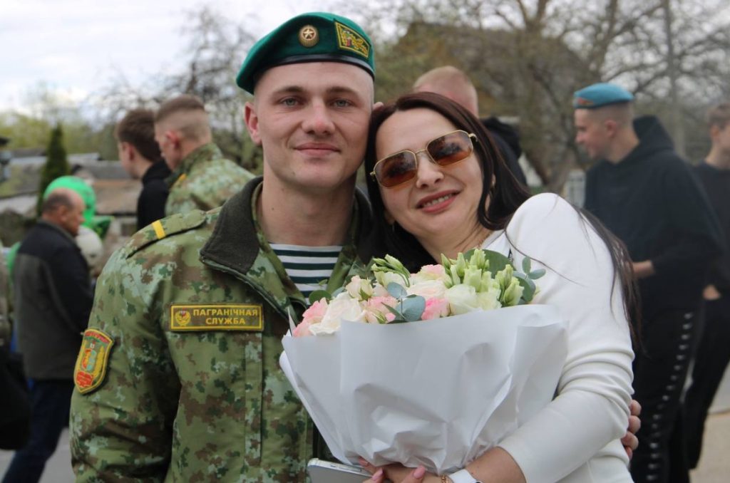 С честью отслужили!