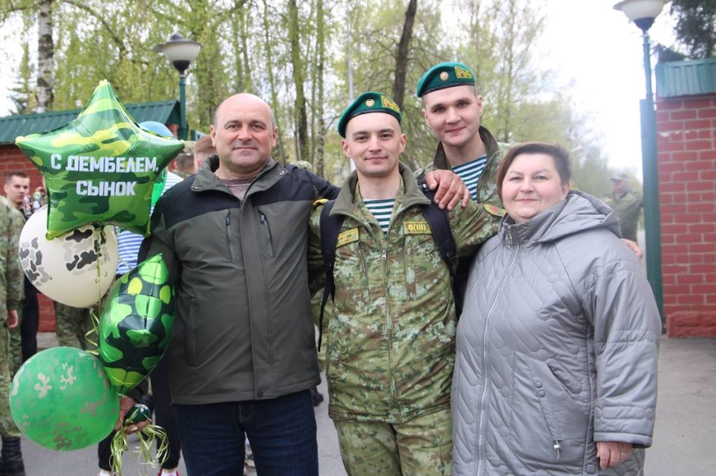 С честью отслужили!