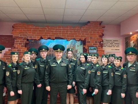 22 мая в комнате истории Брестской Краснознаменной пограничной группы состоялся торжественный ритуал вручения очередного воинского звания «прапорщик».